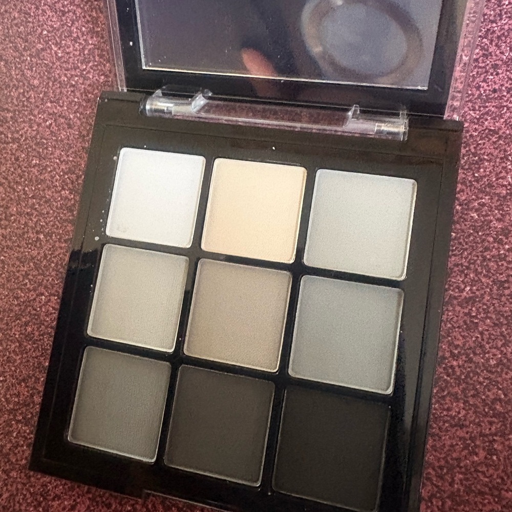 Lurella Smokey 4 Shadow Palette - Black - Picture 2 of 4